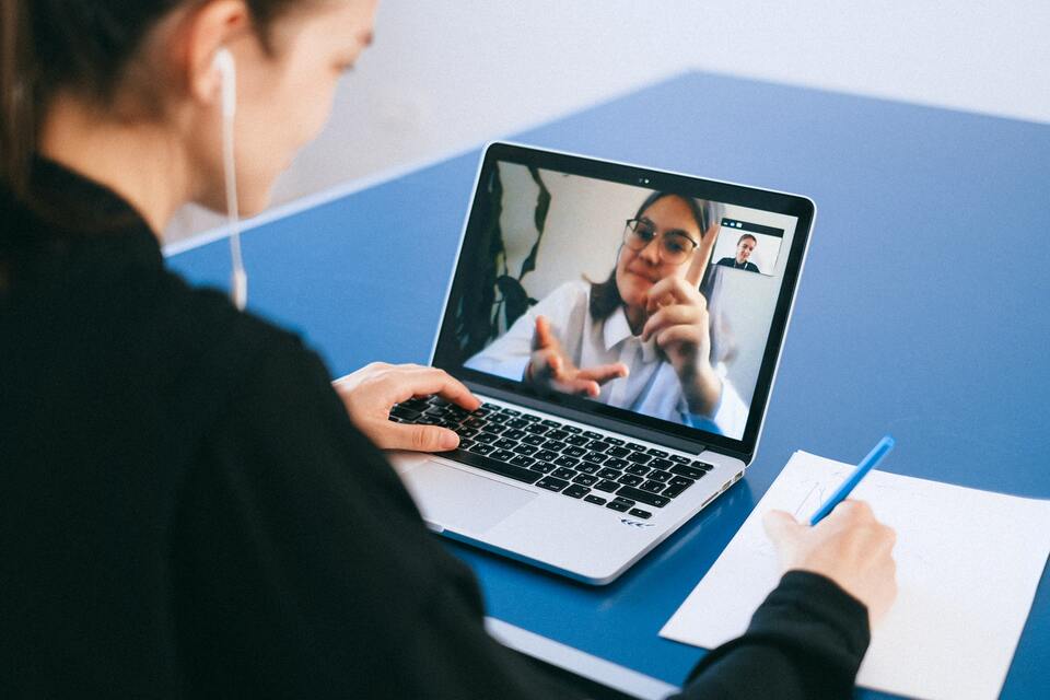 7 Effective Ways to Recruit and Manage a Remote Team